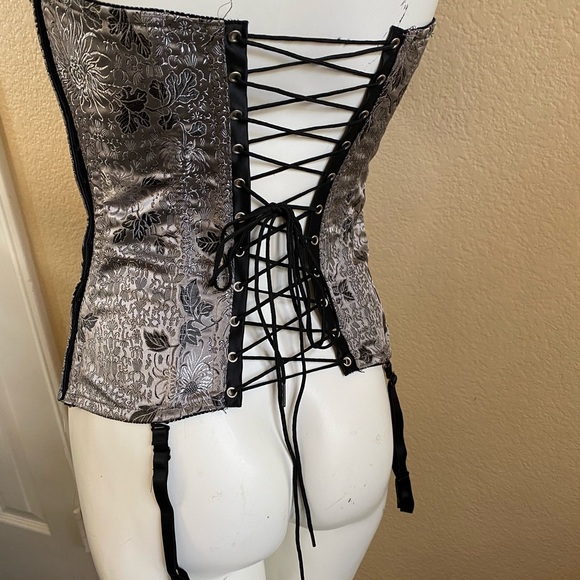 3 piece Fredericks of Hollywood corset set - Picture 3 of 16